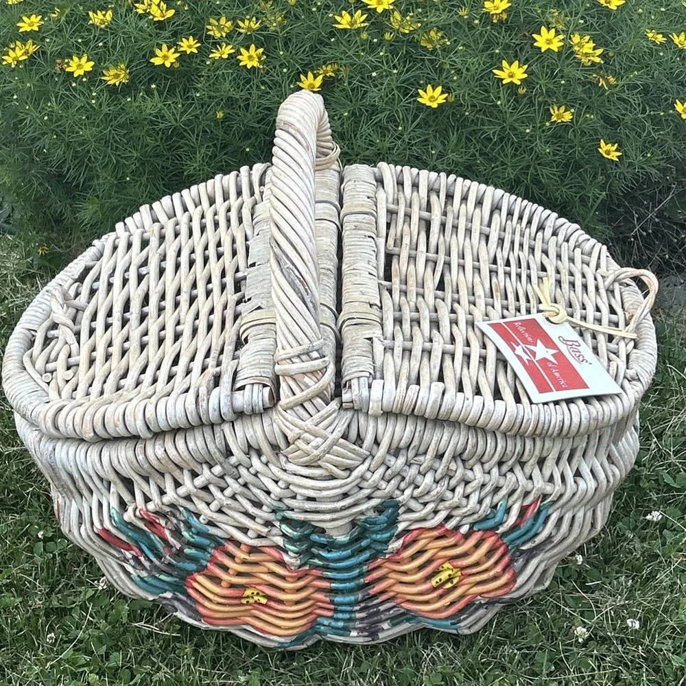 Bass Reflections Of America Picnic Basket - Hand Painted Flowers